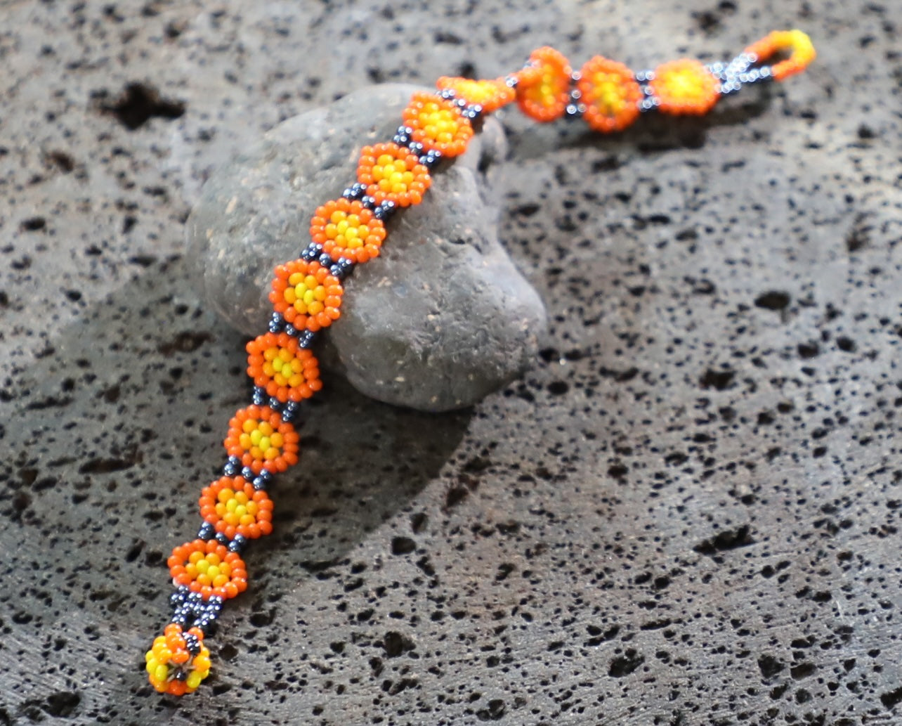 Pulsera Huichol de cuentas