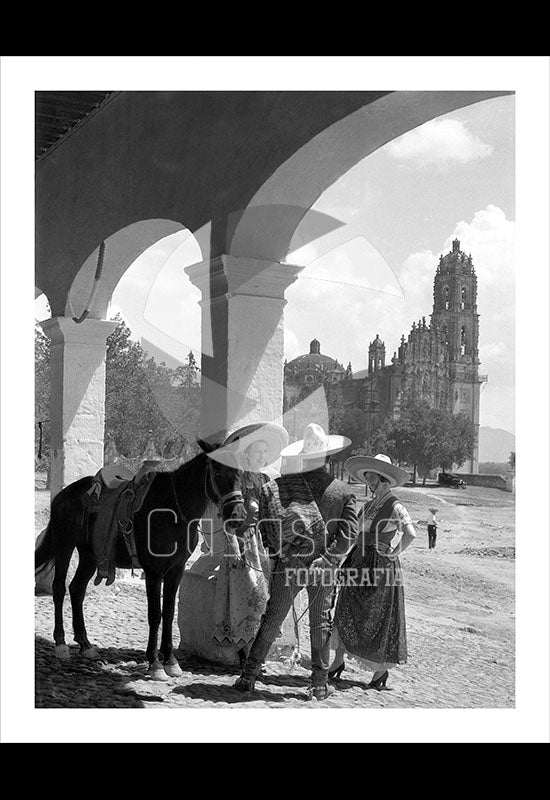 PHOTO / FOTOGRAFÍA  - CHARRO Y CHINAS POBLANAS TEPOTZOTLÁN