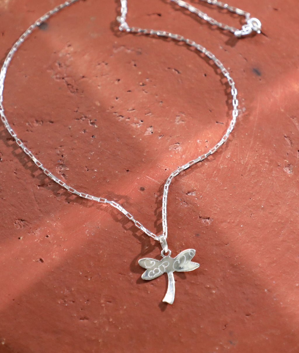 Dije libélula plata .925