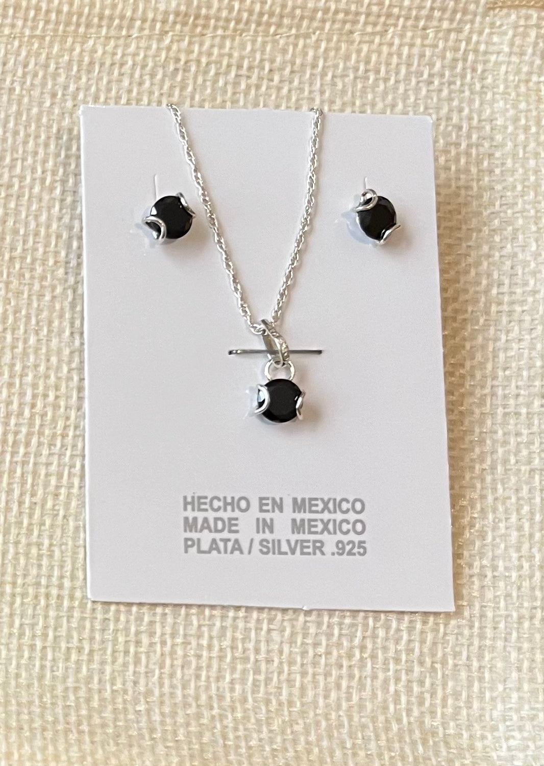 Juego de aretes y dije con zirconias plata .925