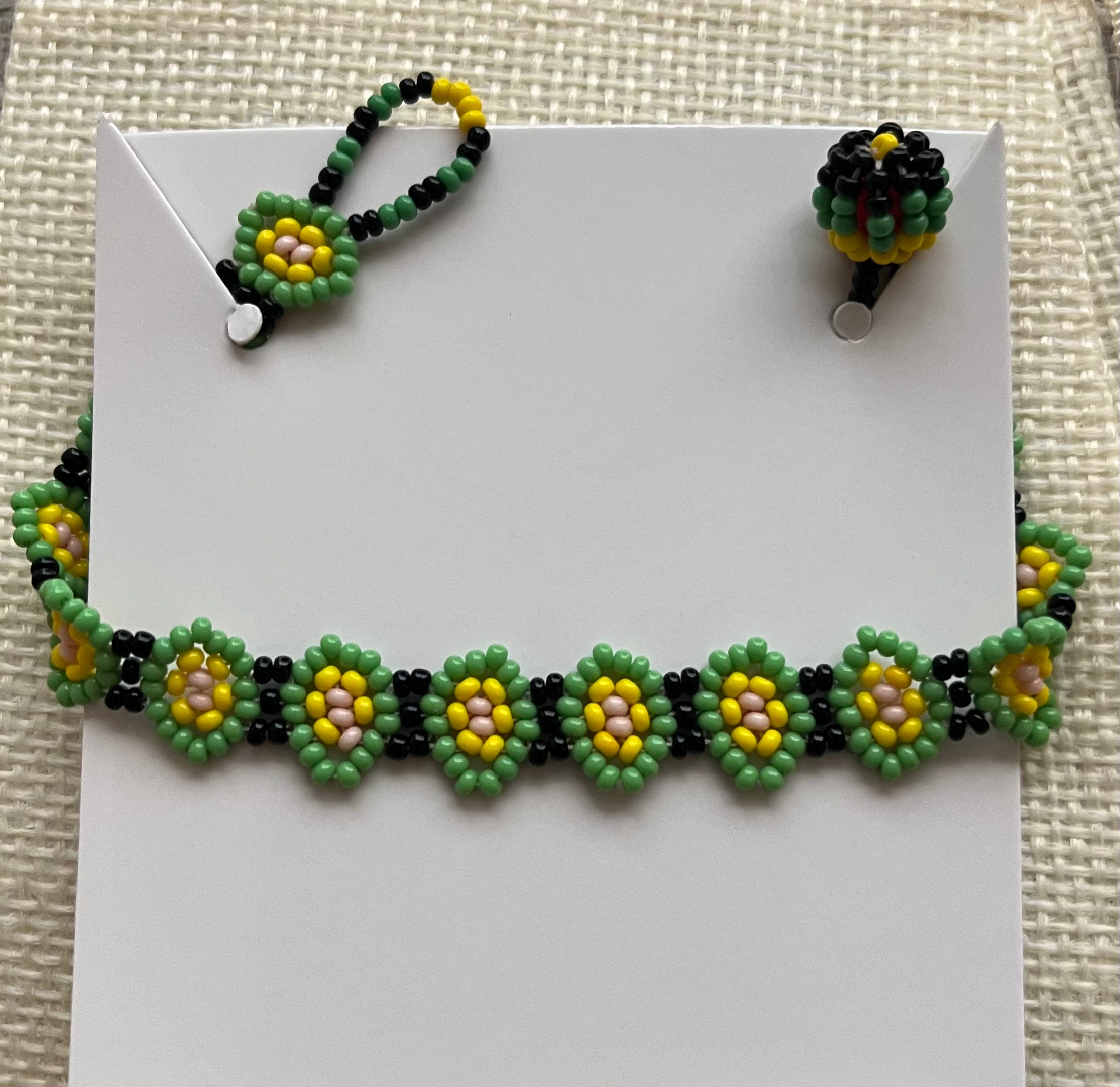 Pulsera Huichol de cuentas