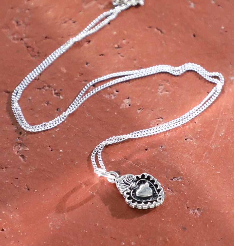 Dije corazón (Frida Kalo) plata .925