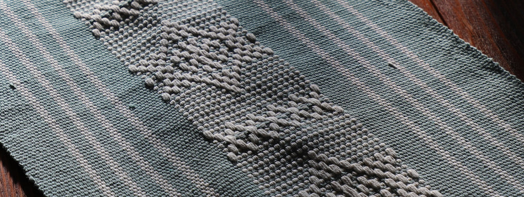 Camino de mesa olivo