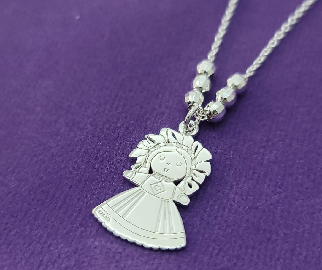 Pendant / Dije de plata muñeca "Lele"