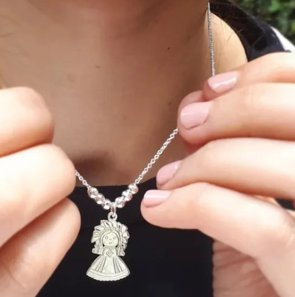 Pendant / Dije de plata muñeca "Lele"
